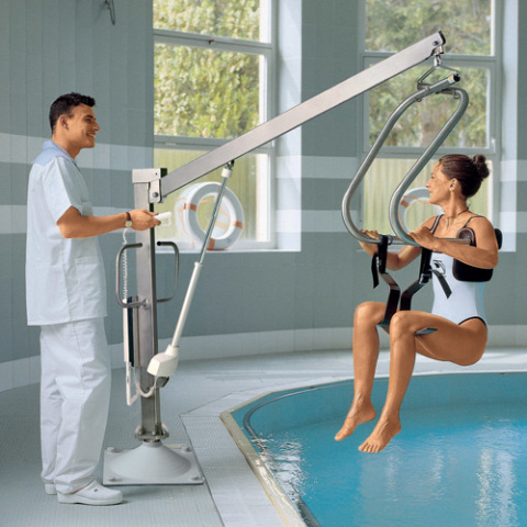 GRÚAS PARA PISCINAS