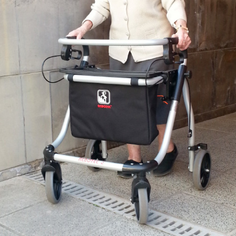 ANDADOR ROLLATOR